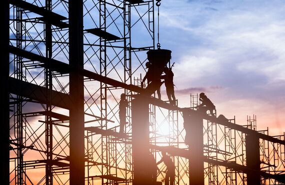 横浜市エリアで求人募集中で足場組立作業から型枠工事まで携わります